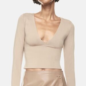 Aritzia Babaton Contour vneck long sleeve top Size S